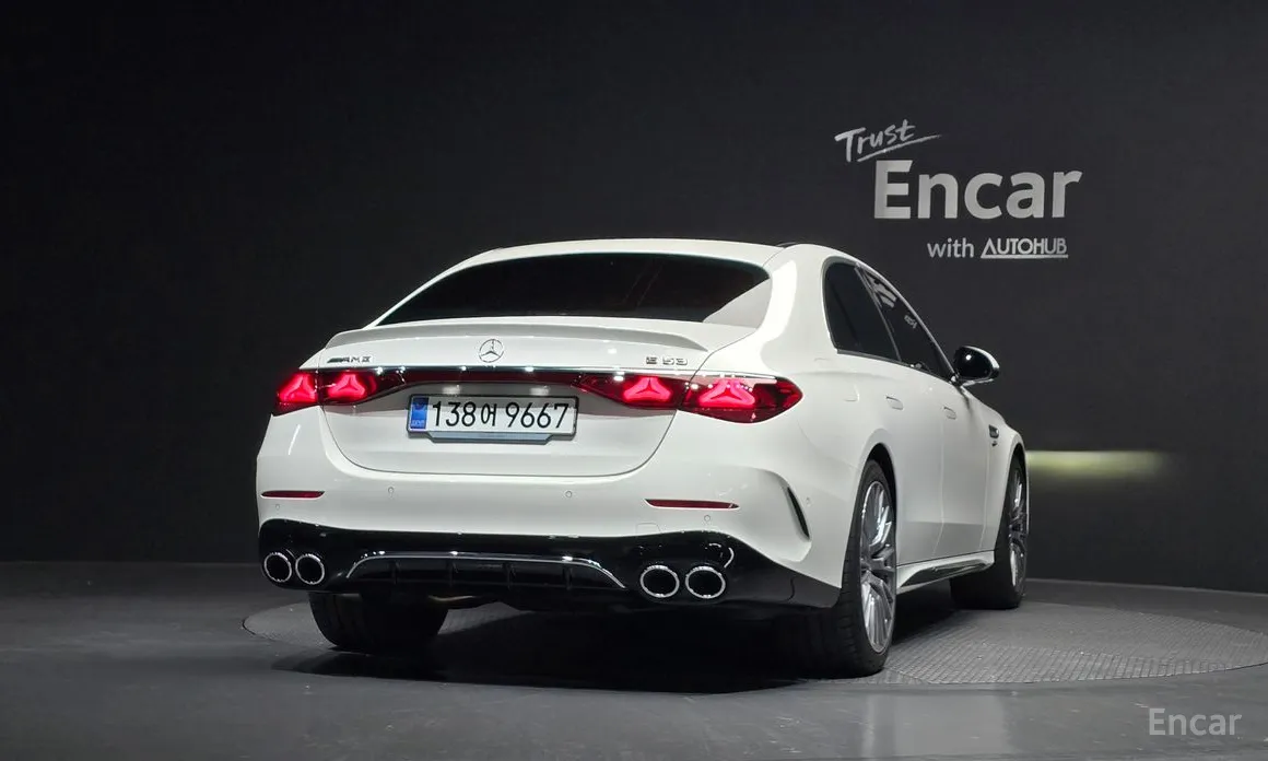 Фото 4 - Mercedes-Benz E-Class