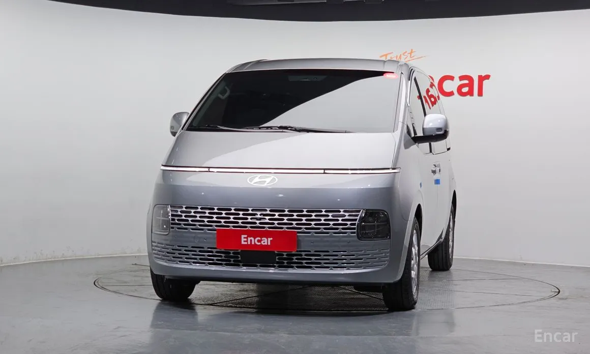 Фото 3 - Hyundai Staria