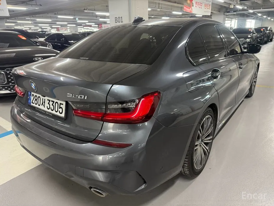 Photo 2 - BMW 3 Series