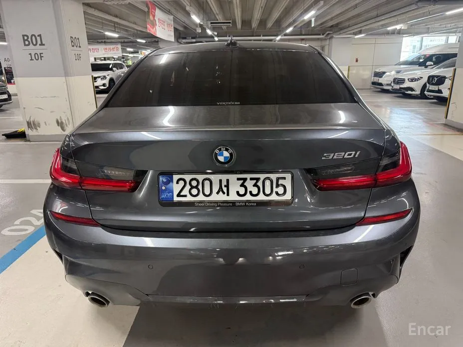 Photo 4 - BMW 3 Series