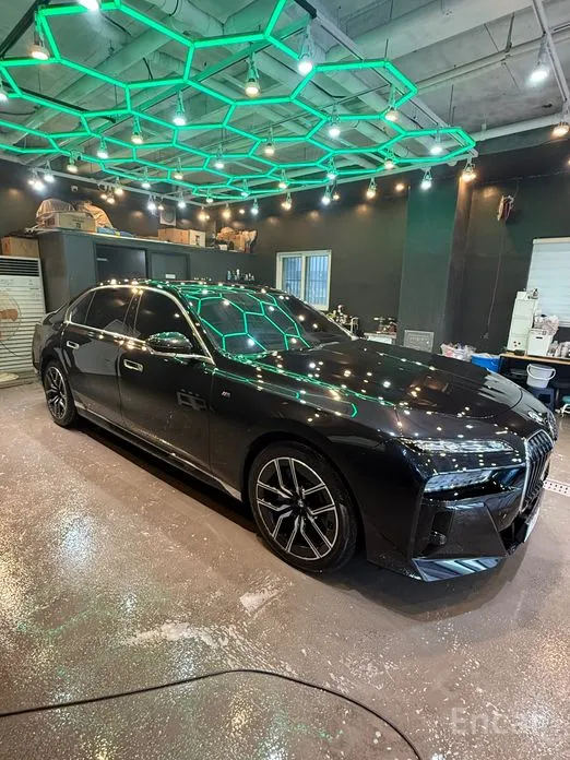 Фото 4 - BMW 7 Series