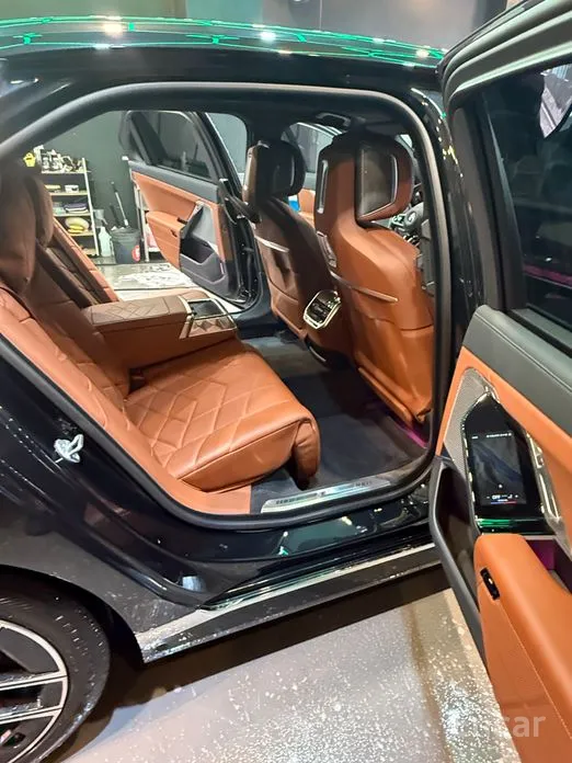 Фото 8 - BMW 7 Series