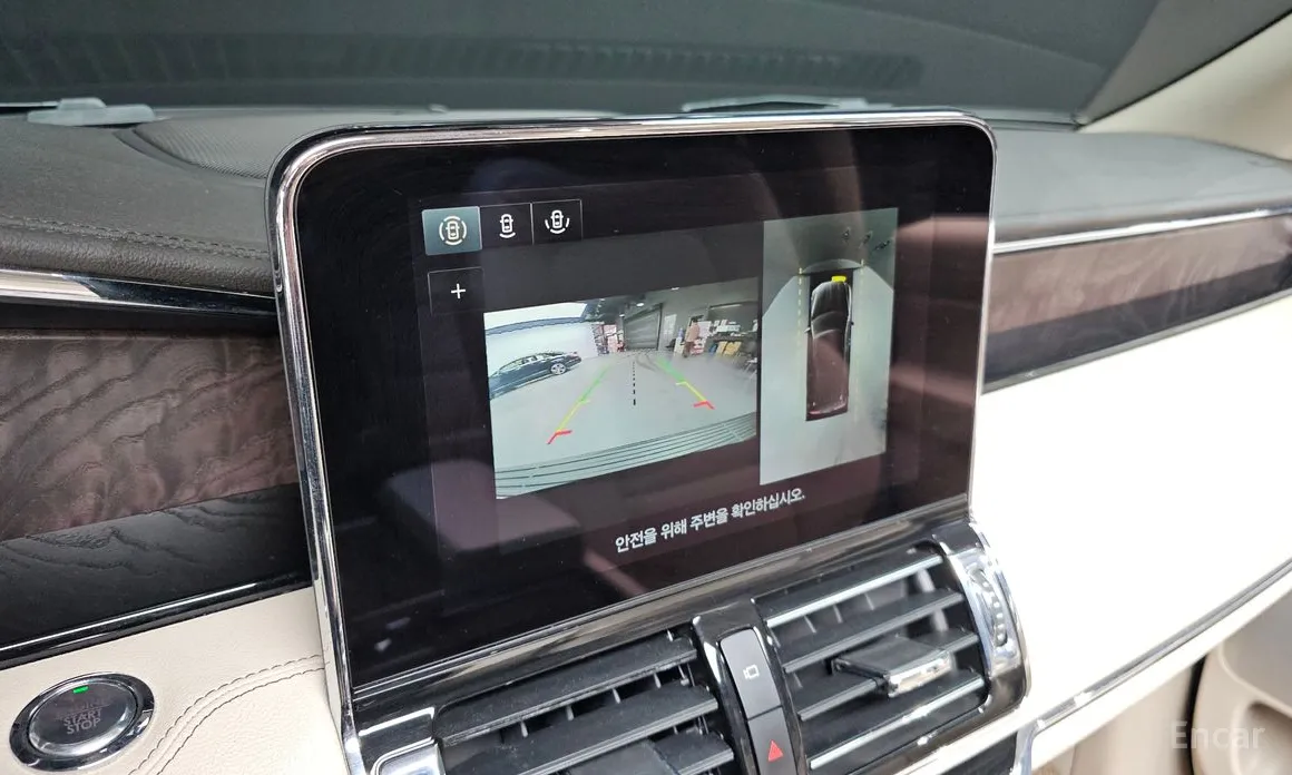 Фото 15 - Lincoln Navigator