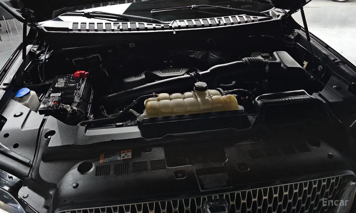 Фото 6 - Lincoln Navigator