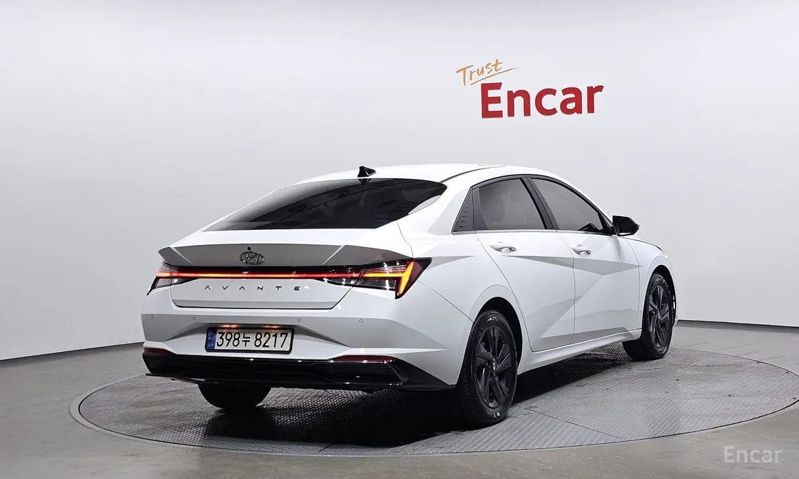 Фото 2 - Hyundai Avante