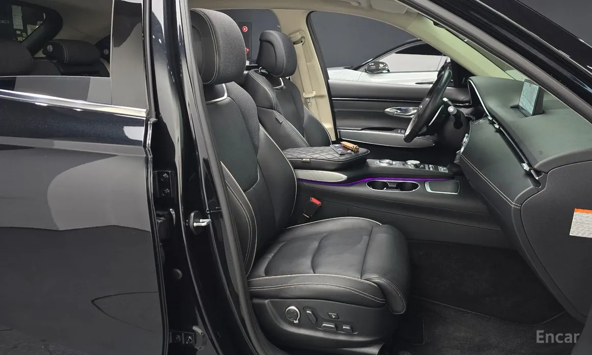 Фото 10 - Genesis GV70