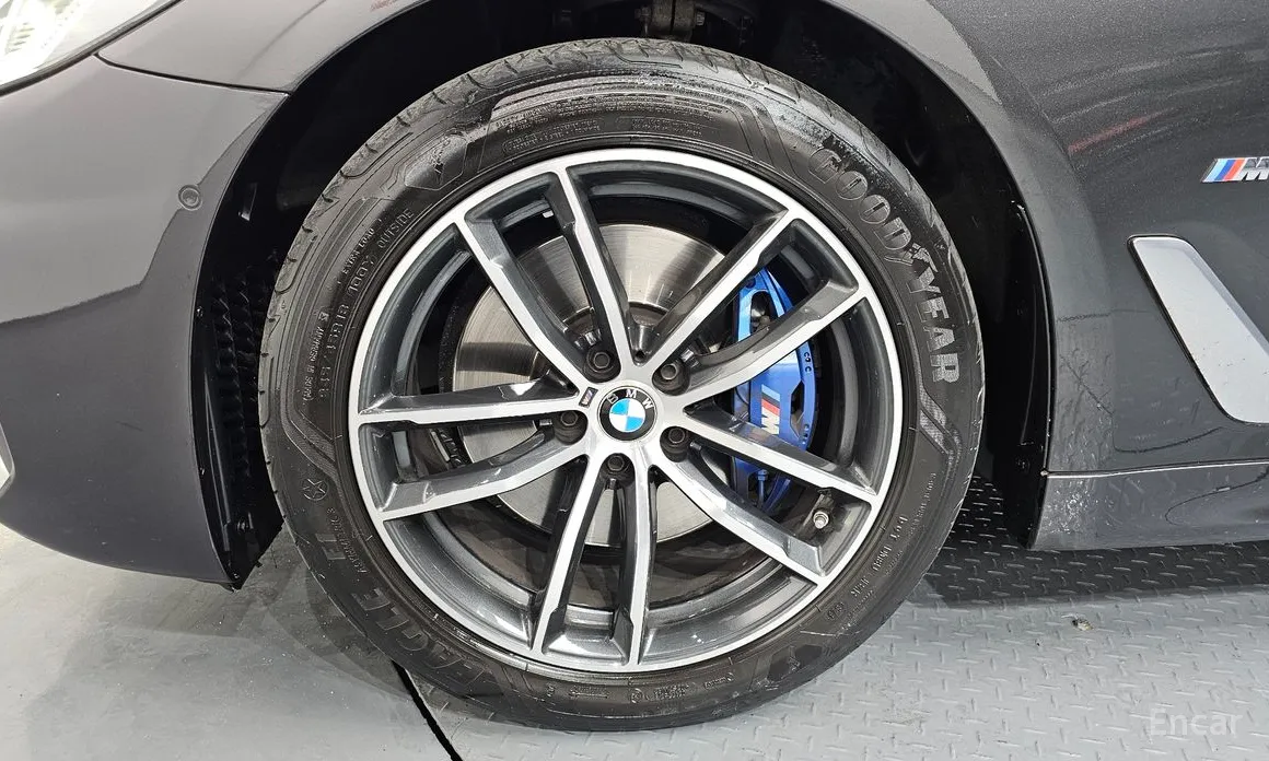 Фото 5 - BMW 5 Series