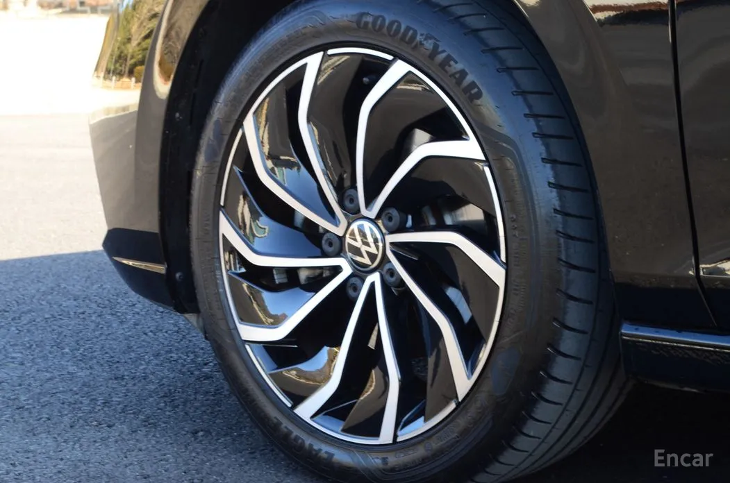 Фото 5 - Volkswagen Golf