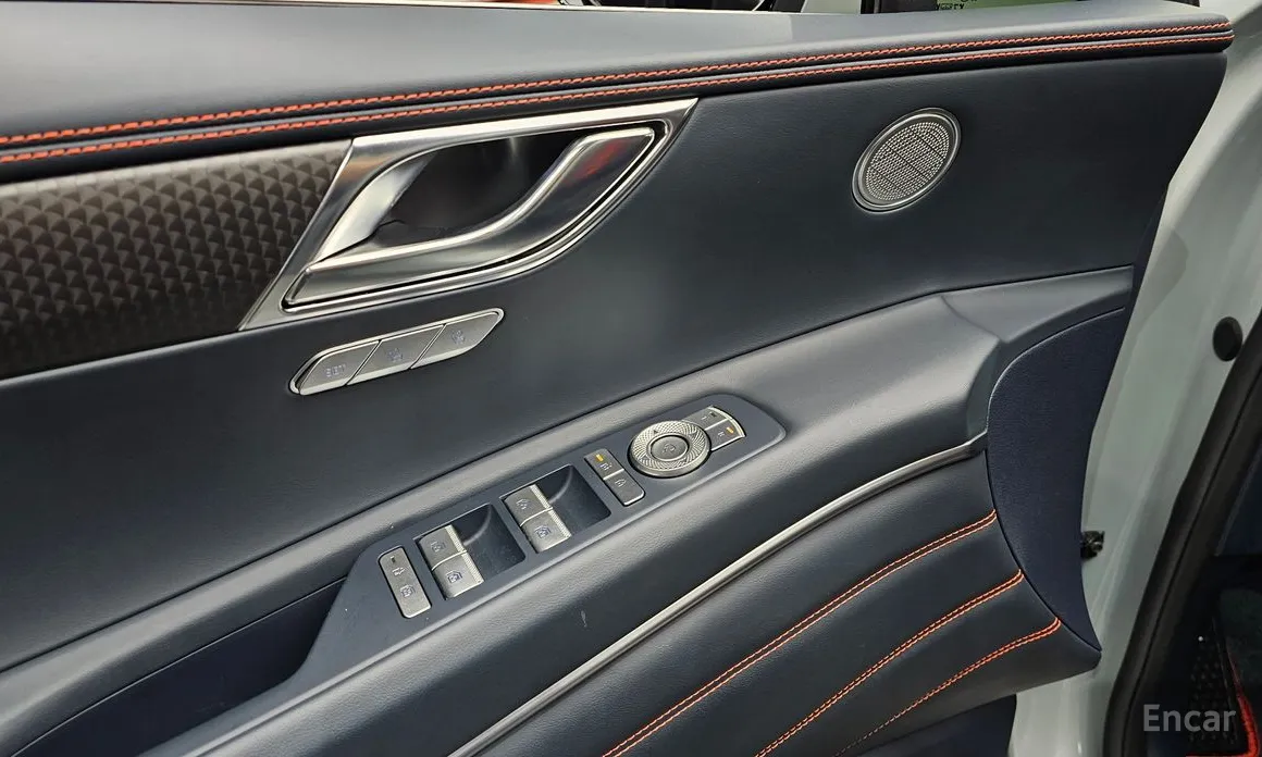 Фото 16 - Genesis GV80