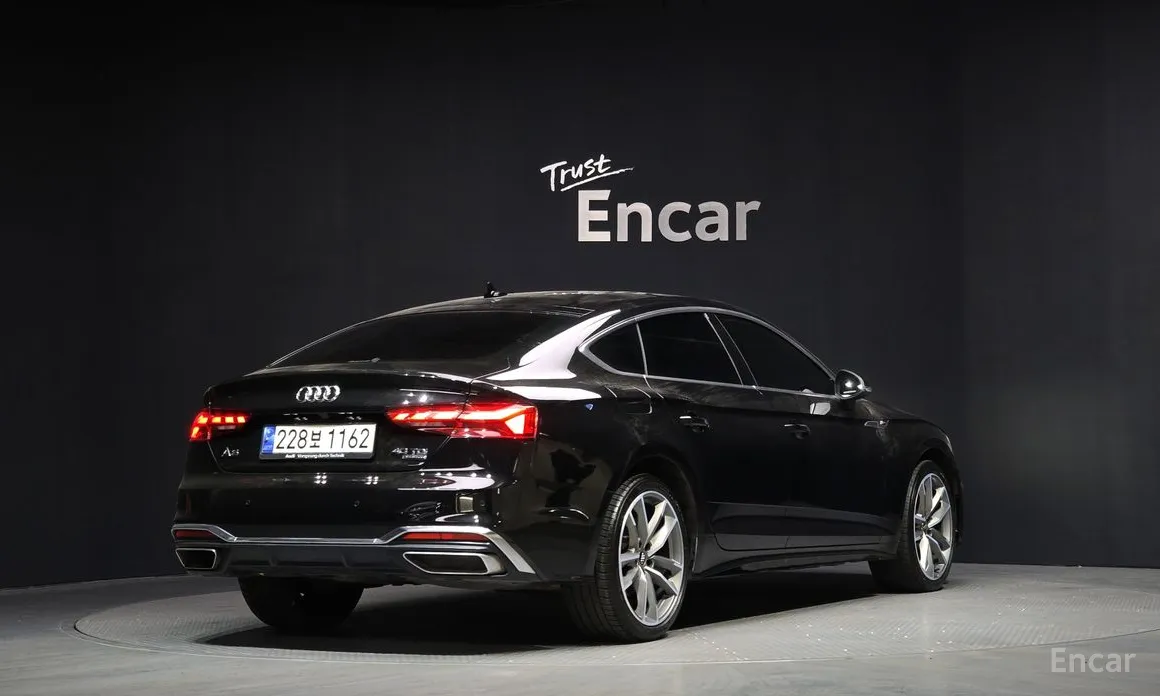 Фото 2 - Audi A5