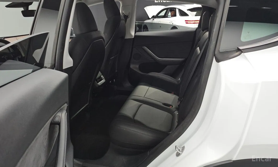 Фото 12 - Tesla Model Y