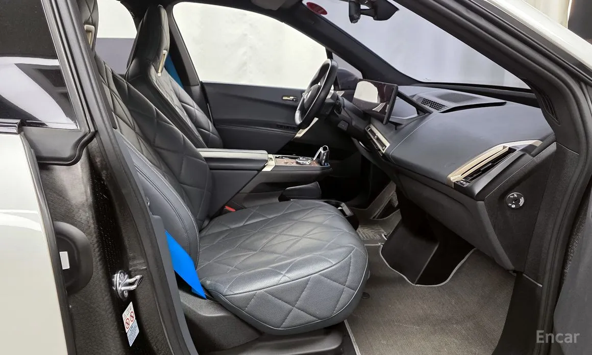 Фото 11 - BMW iX