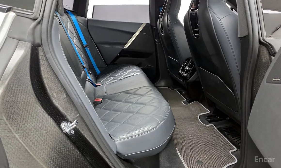 Фото 12 - BMW iX