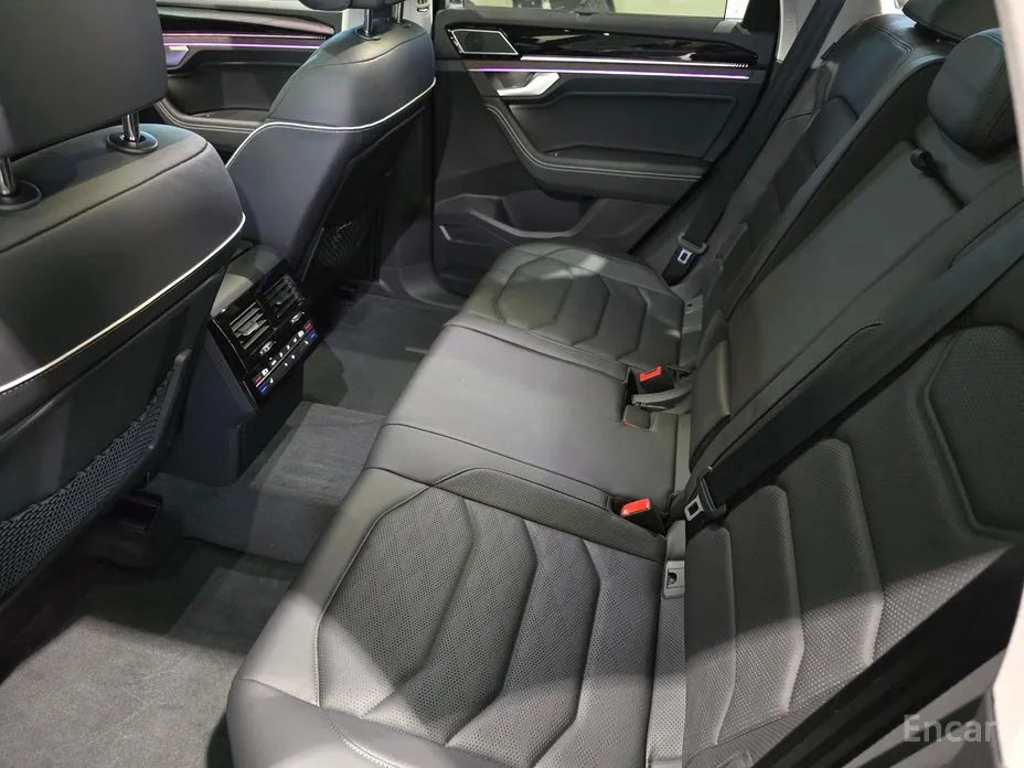 Фото 13 - Volkswagen Touareg