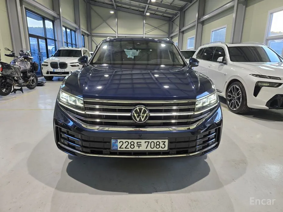 Фото 3 - Volkswagen Touareg