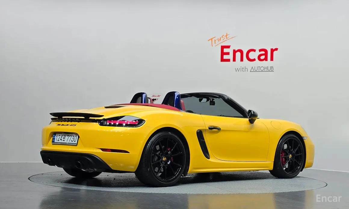 Фото 2 - Porsche 718