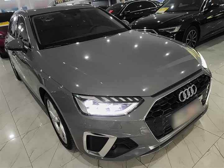 Фото 4 - Audi A4