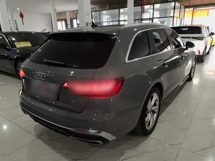 Фото 7 - Audi A4