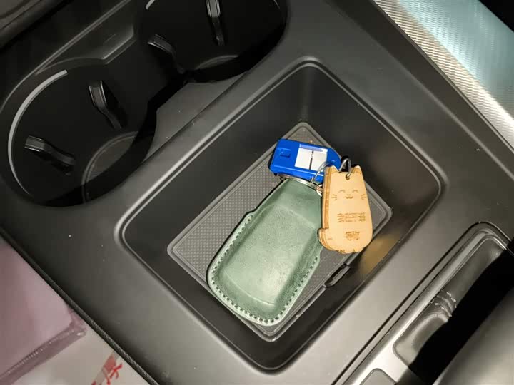 Фото 9 - Audi A4