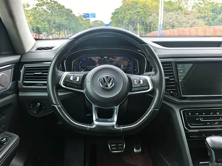 Фото 8 - Volkswagen Teramont X