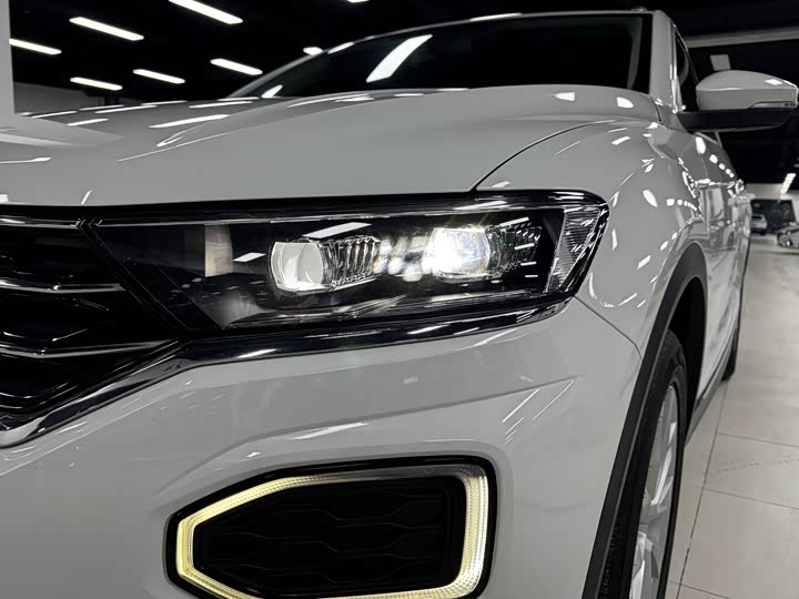 Фото 4 - Volkswagen T-Roc