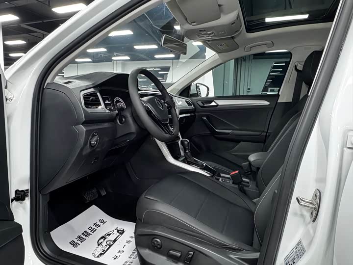 Фото 8 - Volkswagen T-Roc