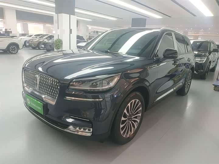 Фото 1 - Lincoln Aviator