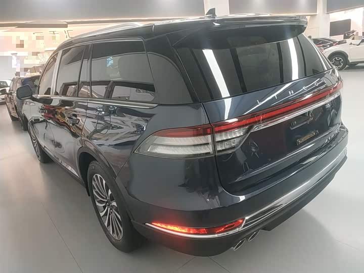 Фото 5 - Lincoln Aviator