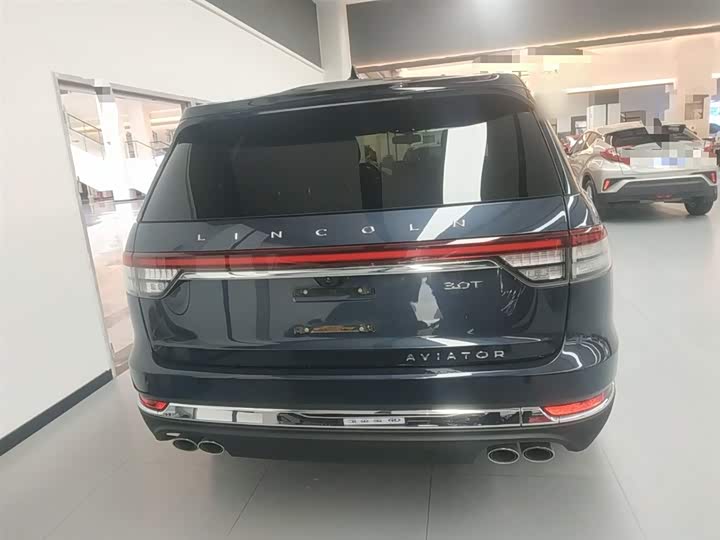 Фото 6 - Lincoln Aviator