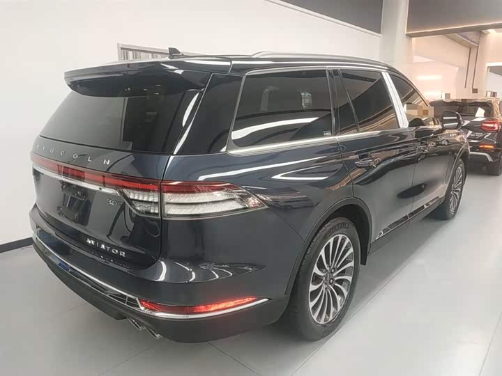 Фото 7 - Lincoln Aviator