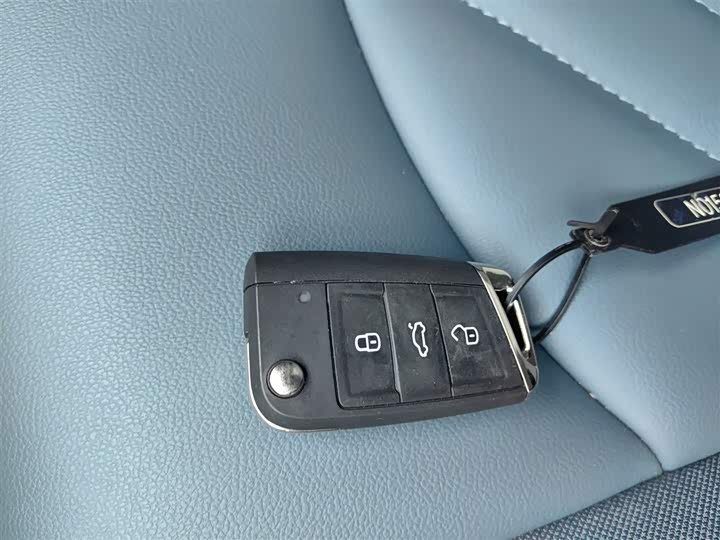 Фото 9 - Volkswagen Tharu