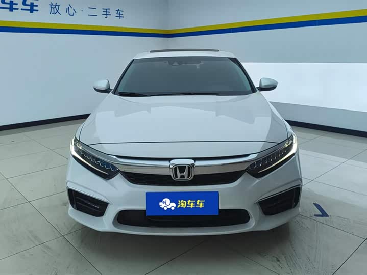 Фото 2 - Honda Inspire