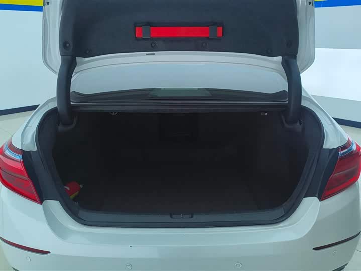 Фото 4 - Honda Inspire