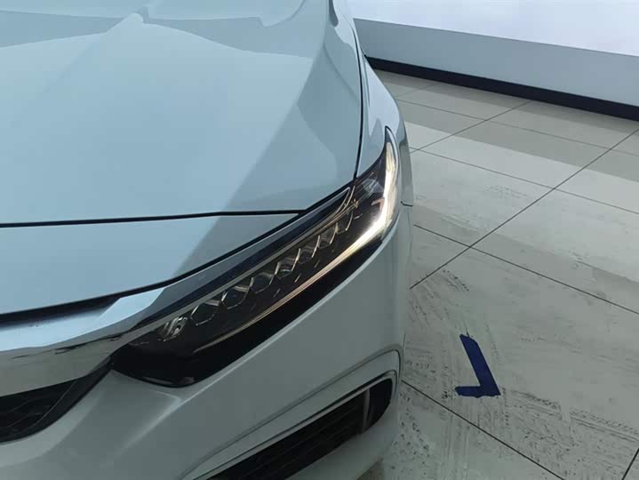 Фото 5 - Honda Inspire