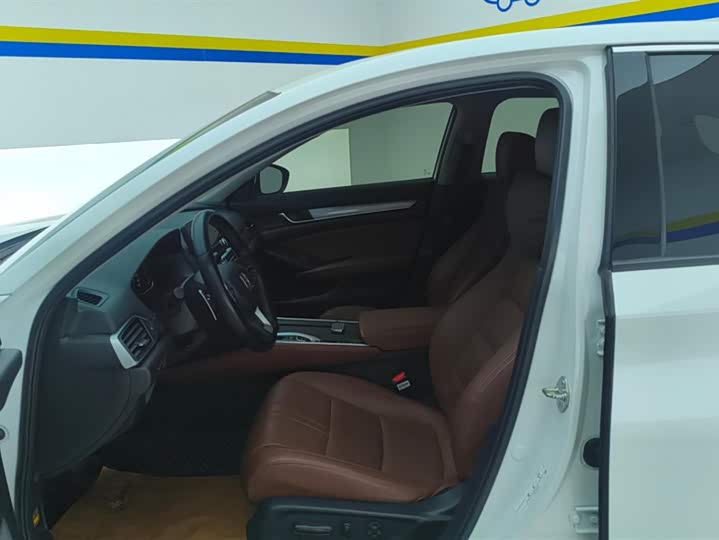 Фото 9 - Honda Inspire