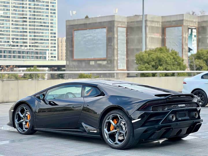 Фото 6 - Lamborghini Huracán
