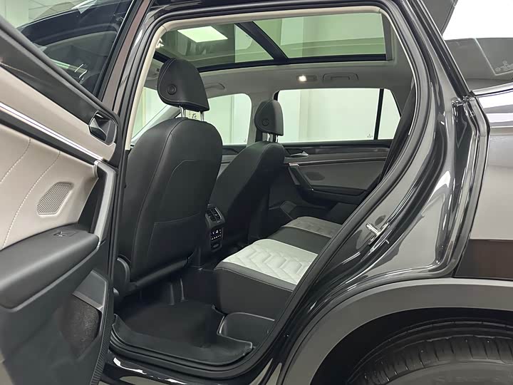 Фото 8 - Volkswagen Tayron