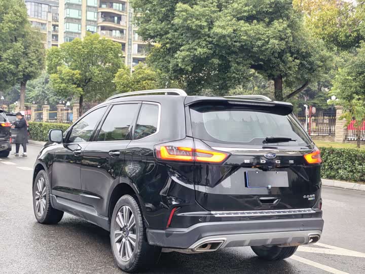 Фото 6 - Ford Edge