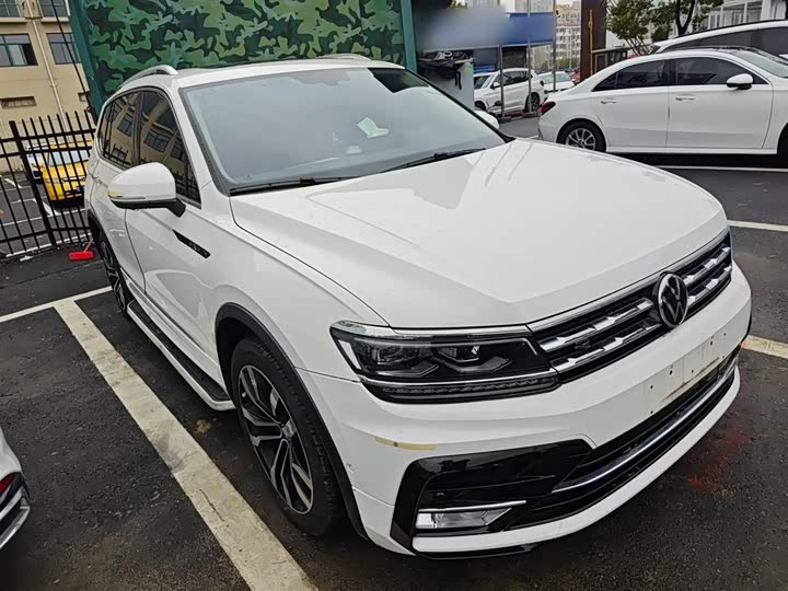 Фото 4 - Volkswagen Tiguan L Pro