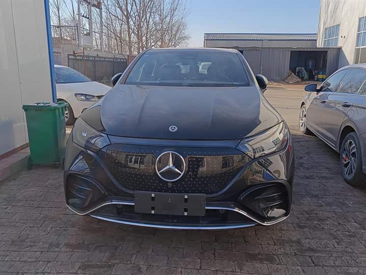 Фото 2 - Mercedes-Benz EQE SUV