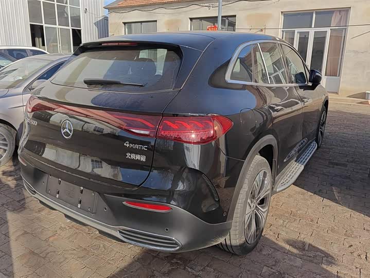 Фото 3 - Mercedes-Benz EQE SUV