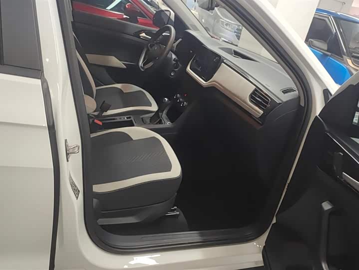 Фото 8 - Volkswagen Tharu