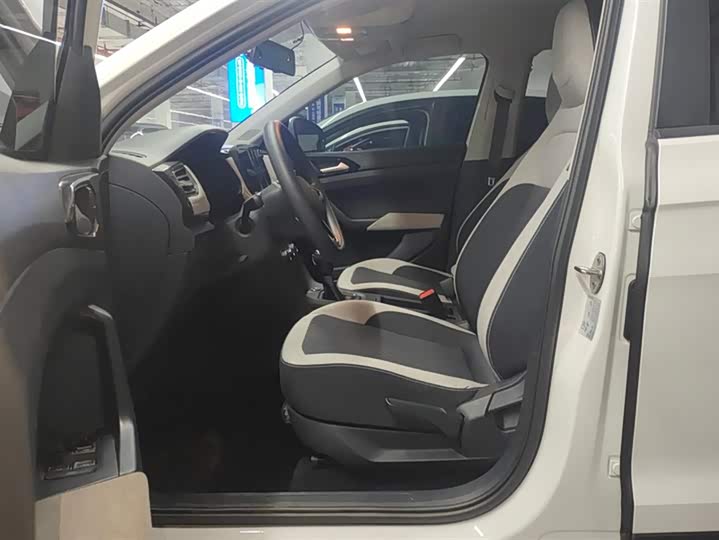 Фото 9 - Volkswagen Tharu