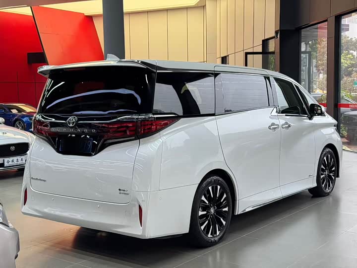 Фото 2 - Toyota Alphard