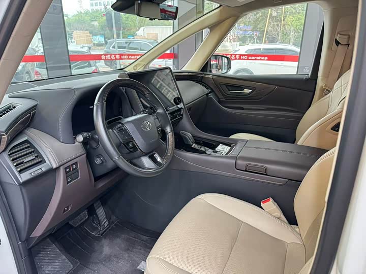 Фото 3 - Toyota Alphard