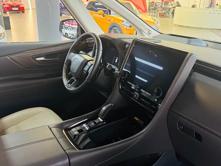 Фото 7 - Toyota Alphard