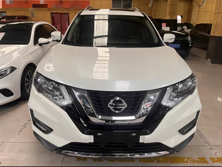 Фото 2 - Nissan X-Trail