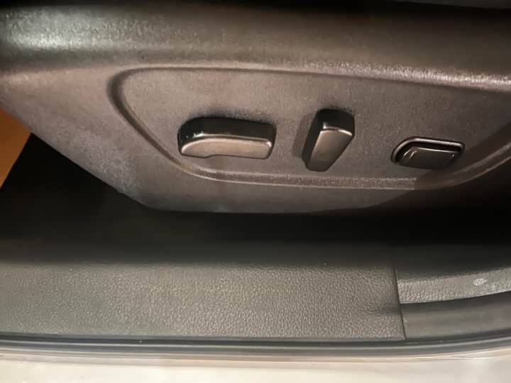 Фото 9 - Nissan X-Trail