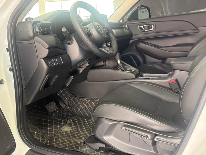 Фото 7 - Honda Vezel