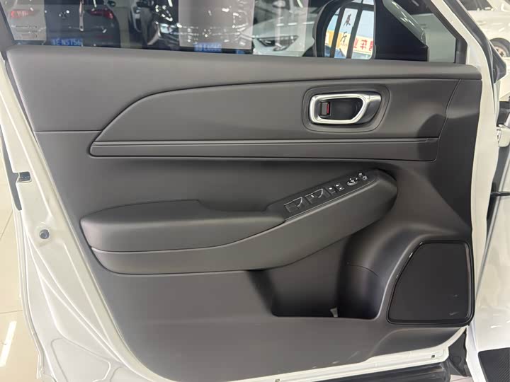 Фото 8 - Honda Vezel